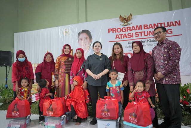 Ketua DPR RI Puan Maharani didampingi Bupati Klaten Sri Mulyani kunjungan kerja ke Desa Jonggrangan, Klaten Selatan, Klaten, Jateng, Sabtu (2/9/2023). Foto: Dok. Pemkab Klaten