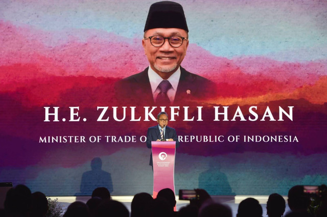 Mendag Zulkifli Hasan memimpin delegasi Indonesia di pertemuan Dewan Masyarakat Ekonomi ASEAN (MEA). Foto: Dok. Kemendag.