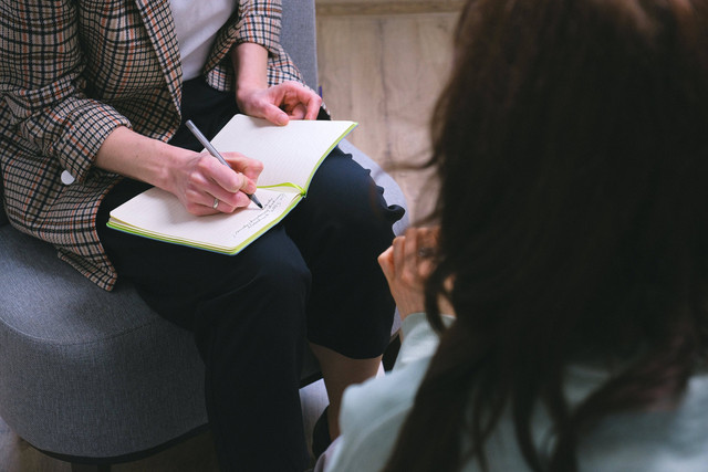 Bimbingan Konseling, sering disingkat sebagai BK, adalah istilah yang mungkin sudah tidak asing lagi bagi sebagian besar orang. Foto: Pexels.com