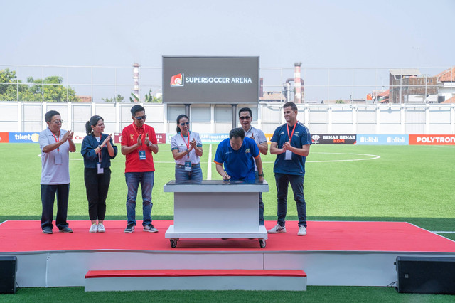 Victor Hartono dalam peresmian Supersoccer Arena, Kudus Foto: Dok. Djarum Foundation