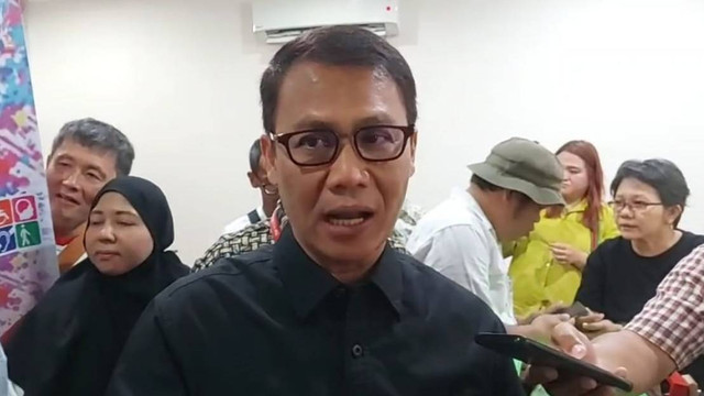 Ketua DPP PDIP Ahmad Basarah di Rumah Relawan Ganjar Pranowo, Jakarta, Selasa (5/9/2023). Foto: Paulina Herasmaranindar/kumparan