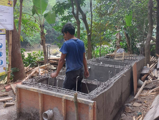 Pembangunan septic tank komunal di Kelurahan Ranggamekar, Kota Bogor