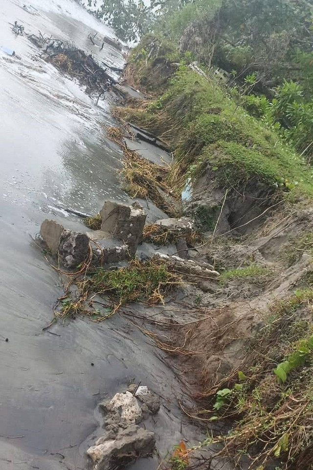 Abrasi di pantai Kepulauan Mentawai. Foto: BPBD Kepulauan Mentawai