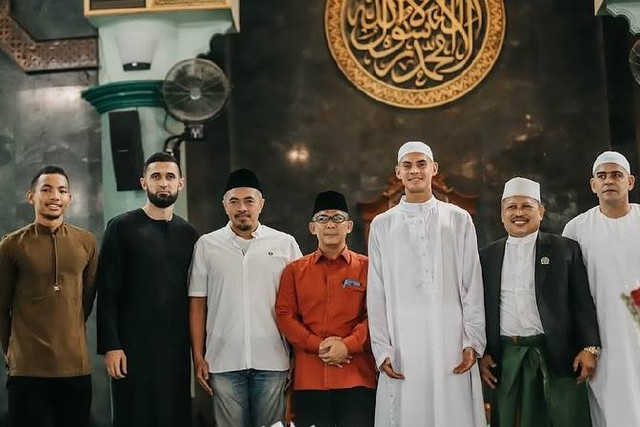 Bek Persita asal Filipina Christian Mangaron Rontini resmi mualaf. Foto: Instagram/@christian_rontini18