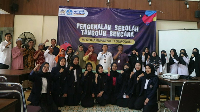 Mahasiswa UNIMMA bersama Guru MIM 1 Surodadi dan pemateri 