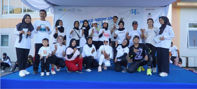 Milad RSGM UMY : Pembagian kupon doorprize hadiah
