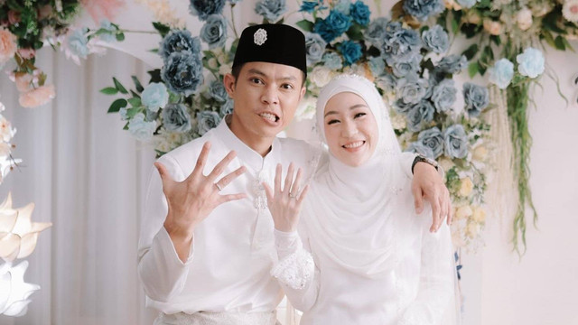 Potret pernikahan Larissa Chou dan Ikram Rosadi. Foto: Instagram/@larissachou