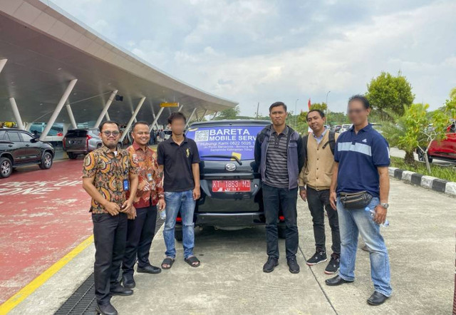 Bareta Mobile Service menjemput klien dari BNN Kabupaten Badung Bali di Bandara APT. Pranoto