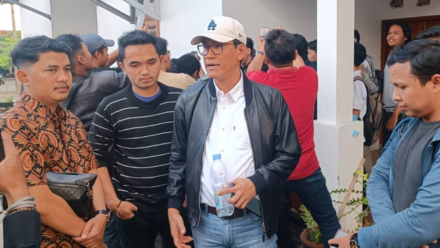 Pakar Hukum Tata Negara dan Pengamat Politik Refly Harun usai mengisi diskusi di Kabupaten Sleman, DI Yogyakarta, Jumat (8/9/2023). Foto: Arfiansyah Panji Purnandaru/kumparan