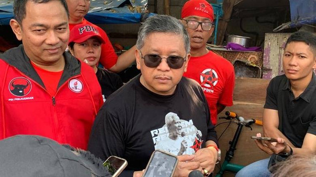 Sekjen PDIP Hasto Kristiyanto di Kawasan Senen, Jakarta Pusat. Foto: Paulina Herasmaranindar/kumparan