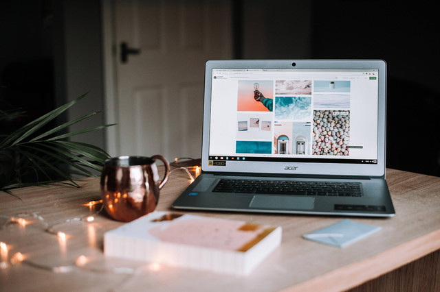 ilustrasi Cara Mengatur Pencahayaan di Laptop Windows 11, Unsplash/Anete Lūsiņa