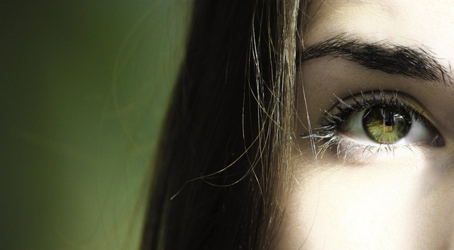 Ilustrasi Cara Menghitamkan Alis, Foto: Pexels/Jan Krnc
