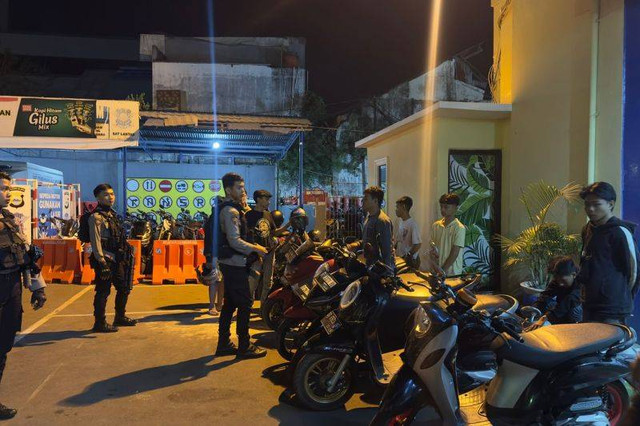 Polrestabes Makassar mengamankan puluhan motor balap liar. Foto: admin