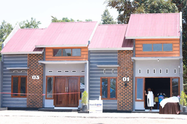 Keterangan foto: Tampak depan rumah di Perumahan Gloria Regency yang diresmikan Bupati Sikka dan Wakil Kepala BTN Kupang, Sabtu (9/9/2023). Foto:istimewa.