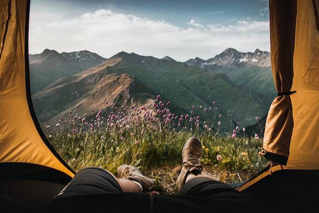 Ilustrasi tempat camping di Malang. Sumber: unsplash.com/ Dominik Jirovský