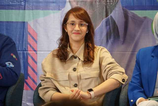 Tsamara Amany saat pengumuman kejutan politik pada keterangan pers di DPP PAN, Jakarta, Selasa (12/9/2023). Foto: Iqbal Firdaus/kumparan