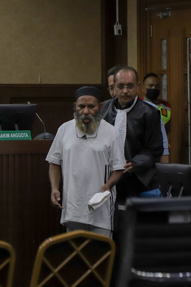 Terdakwa Gubernur nonaktif Papua Lukas Enembe saat menjalani sidang di Pengadilan Tipikor, Jakarta, Rabu (13/9/2023). Foto: Jamal Ramadhan/kumparan