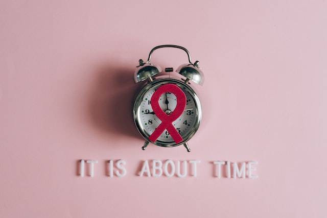 Penyakit organ reproduksi dengan penurunan sistem kekebalan tubuh yang disebabkan virus yang menghancurkan sel darah putih adalah AIDS. Foto hanya ilustrasi. Sumber: Pexels/ Leeloo Thefirst