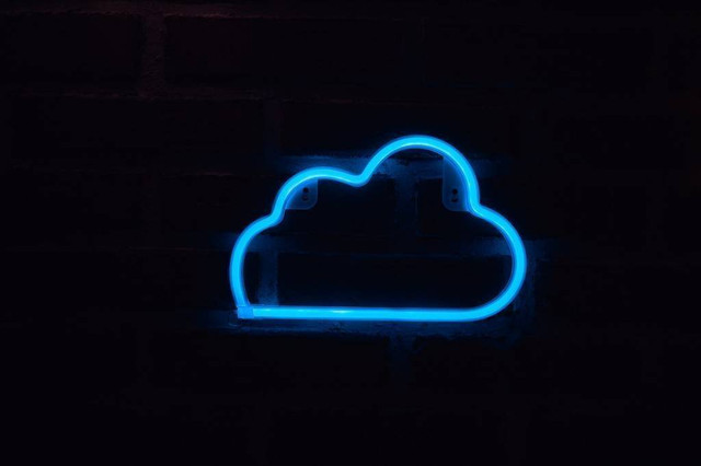 Ilustrasi cara bayar iCloud lewat DANA. Foto: maksgelatin/pexels