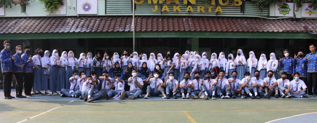 Ilustrasi Lulusan SMA. Foto: https://sman108jakarta.sch.id