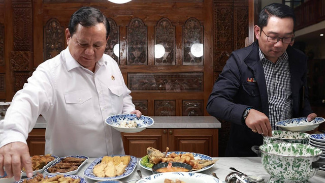 Prabowo makan malam bersama Ridwan Kamil di kediaman Prabowo pada Rabu (13/9/2023) malam. Foto: Instagram/@prabowo