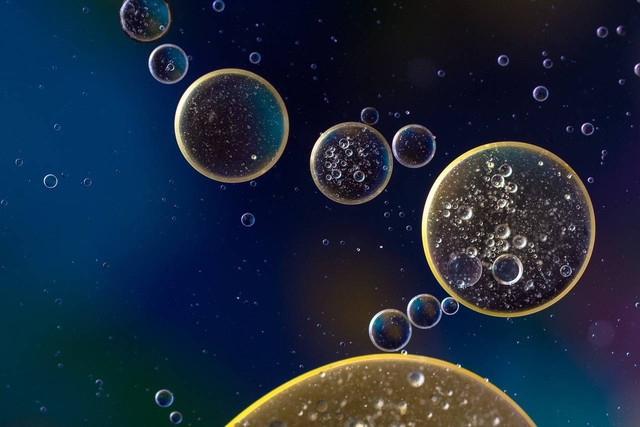 Ilustrasi air dengan minyak. Foto: Pixabay