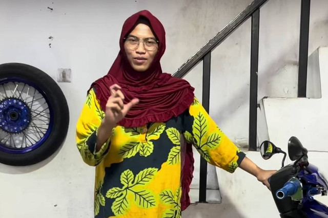 YouTuber Emak Gila alais Ilyas Ilyasa. Foto: YouTube