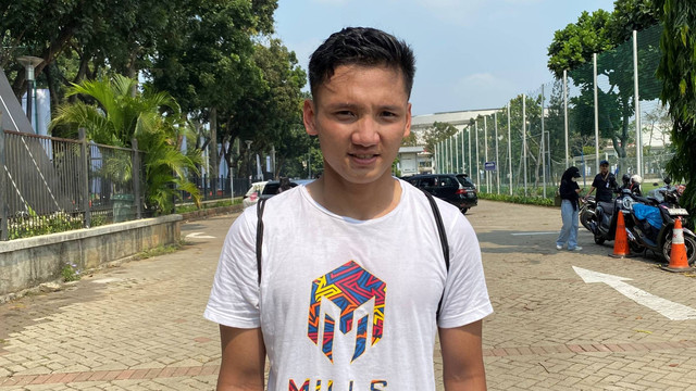 Pemain Timnas Indonesia senior Syahrian Abimanyu saat ditemui di Lapangan ABC, Senayan, Jakarta, Jumat (15/9/2023). Foto: Soni Insan Bagus/kumparan
