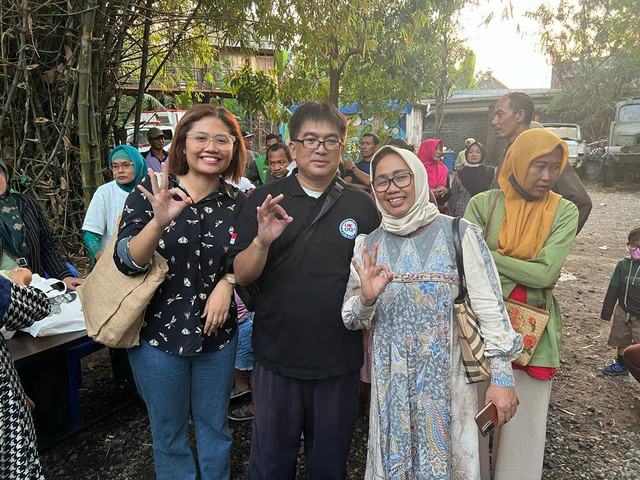 Kegiatan wawancara owner Pesona Batik Jombang