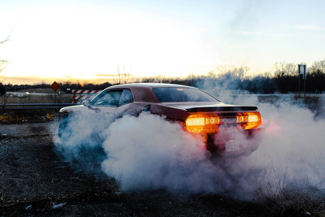 Ilustrasi Isu Global dalam Perkembangan Otomotif. Sumber: Unsplash/Xavier Gonzalez