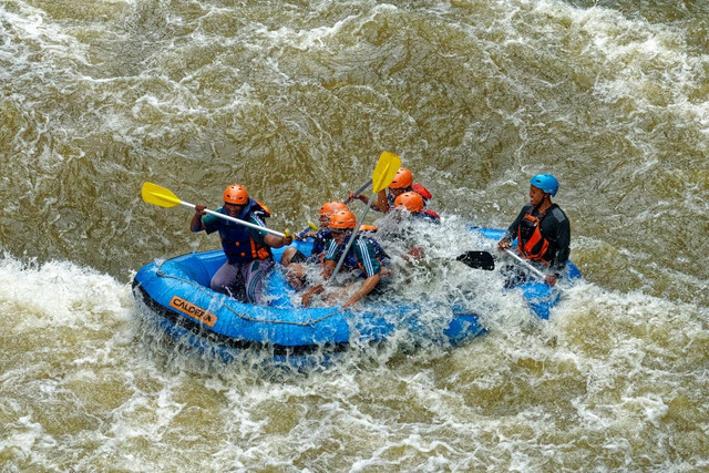 Ilustrasi tempat rafting di Bandung, Sumber: Pexels/Tom Fisk