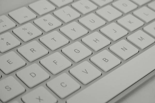 Cara kerja keyboard. Sumber: pexels.com