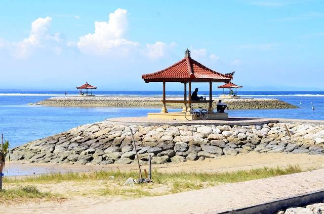 Stujadipantai. Foto hanya ilustrasi. Sumber foto: Unsplash/Laurentiu Morariu