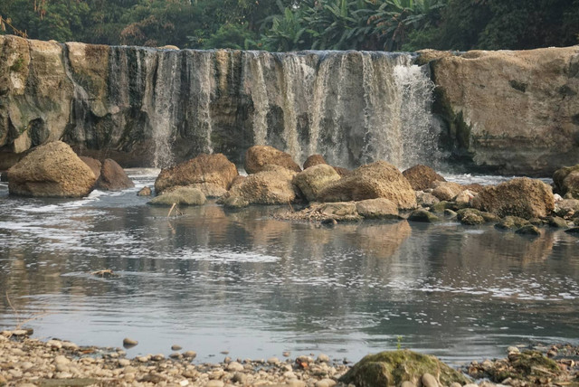 Tampilan air di tempat wisata Curug Parigi di Bekasi, Selasa (19/9/2023). Foto: Iqbal Firdaus/kumparan