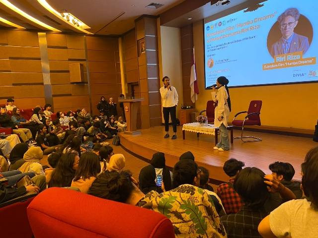 Pemutaran film “Humba Dreams” dan diskusi publik bersama Riri Riza di Auditorium Gedung Pascasarjana Fikom Unpad pada Jumat (15/9).
