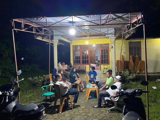 Suasana kediaman Gian pada Selasa malam (19/9). Foto: kumparan