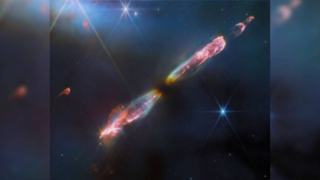 Potret bintang mirip lightsaber Star Wars Foto: ESA/Webb, NASA, CSA, T. Ray (Dublin Institute for Adv. Studies)