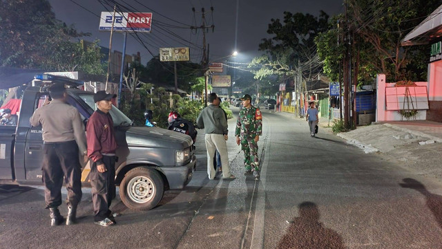 Anggota ormas terlibat bentrok di Bekasi. Foto: kumparan