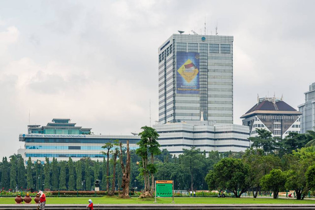 Ilustrasi gedung Kominfo. Foto: Uwe Aranas/Shutterstock