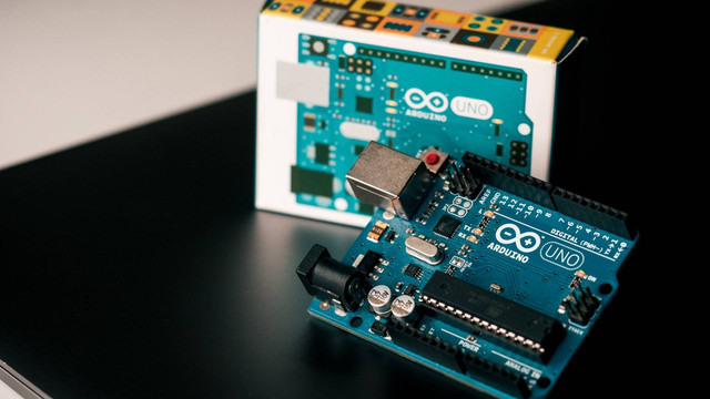 5 Simulator Arduino Terbaik untuk Proyek Elektronik | kumparan.com