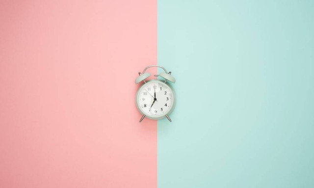 Ilustrasi Kata-Kata Film In Time Sumber Unsplash/Icons8 Team