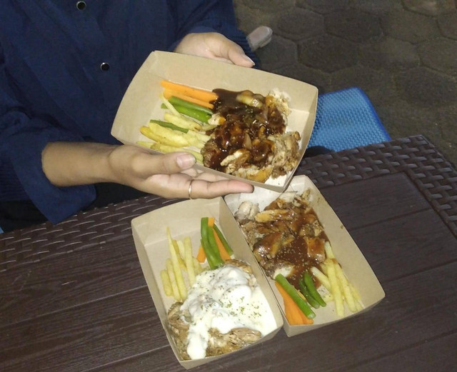 Beragam chicken steak yang disajikan Babayo Steak. (Foto: Sobar Alfahri)