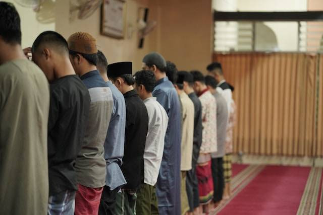 Ilustrasi kata-kata jangan pernah tinggalkan sholat, sumber foto: unsplash.com/Masjid Pogung Raya