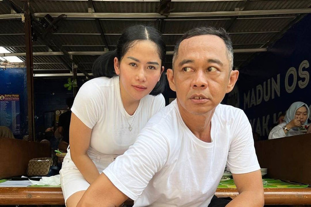 Food Vlogger Farida Nurhan dan Bang Madun Nyak Kopsah. Foto: Instagram/@farida.nurhan