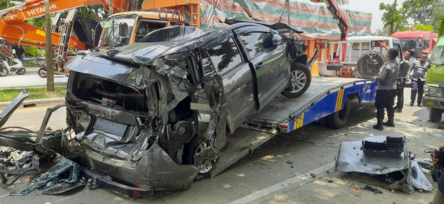 Mobil Toyota Innova Reborn saat hendak di bawa ke Pos Laka, Foto : Istimewa