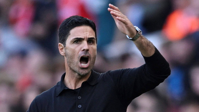 Mikel Arteta saat laga Arsenal vs Tottenham Hotspur pada pertandingan lanjutan Liga Inggris di Stadion Emirates, London, Inggris, Minggu (24/9/2023). Foto: REUTERS/Tony Obrien