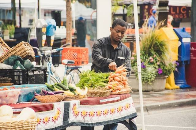Ilustrasi kelebihan dan kekurangan pasar persaingan tidak sempurna, sumber foto: Brett Sayles by pexels.com