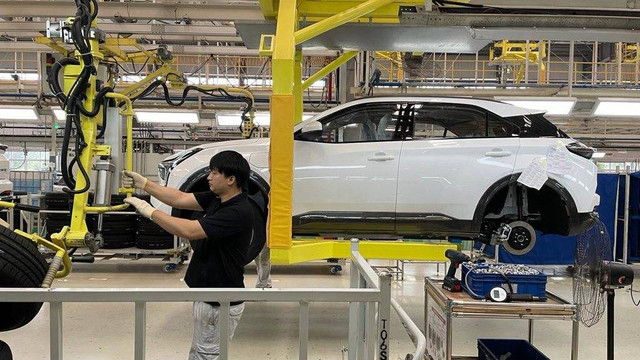 Aktivitas di salah satu pabrik mobil listrik Neta Auto di Tongxiang, China. Foto: Sena Pratama/kumparan