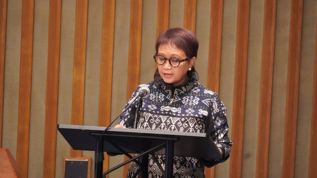 Menteri Luar Negeri RI Retno Marsudi saat menghadiri Pertemuan Pleno Tingkat Tinggi untuk memperingati Hari Internasional Pemusnahan Total Senjata Nuklir di Markas besar PBB di New York, Selasa (26/9/2023). Foto: Dok. Kemlu RI