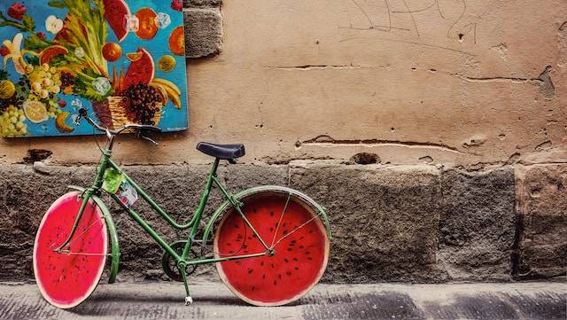 Ilustrasi Pengertian Montase. Foto: Unsplash.com/Crustina Gottardi